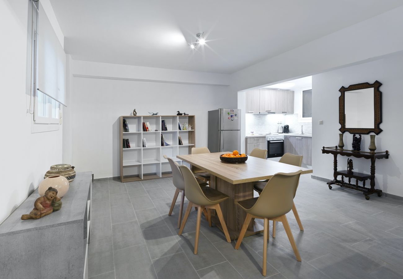 Apartment in Athens - 2BR  next to the National Gallery & chic Kolonaki 