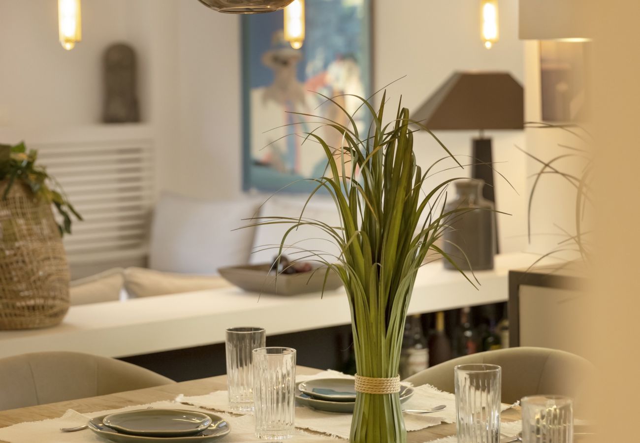 Apartment in Athens - Elegant, Chic, Hip 2 BR w/ forest view in Athens! 