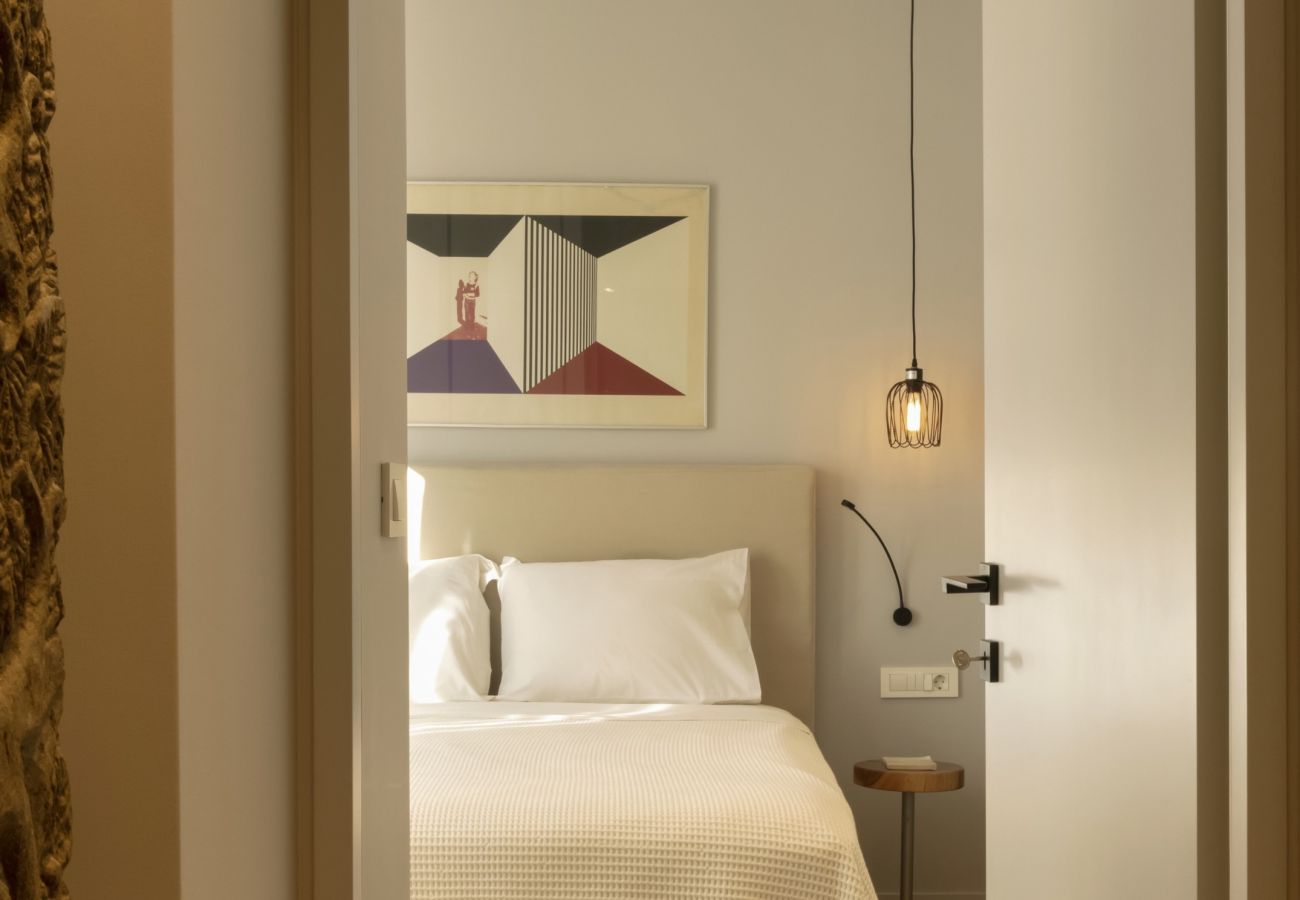 Apartment in Athens - Elegant, Chic, Hip 2 BR w/ forest view in Athens! 