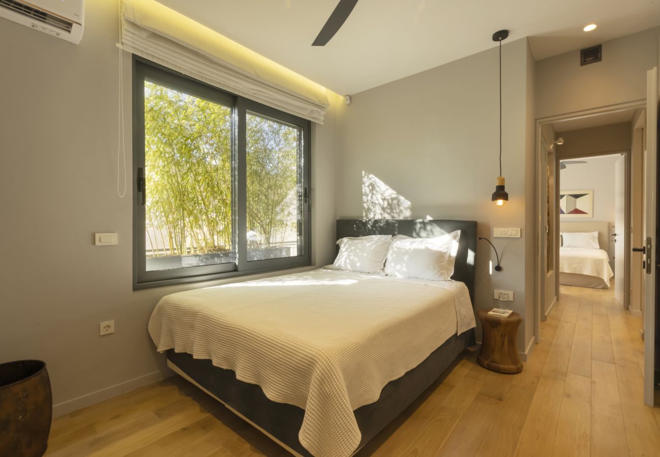 Apartment in Athens - Elegant, Chic, Hip 2 BR w/ forest view in Athens! 
