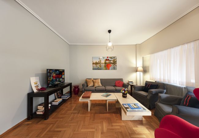 Apartment in Athens - Spacious 3 Bedroom apt near Acropolis museum 