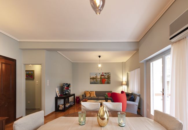 Apartment in Athens - Spacious 3 Bedroom apt near Acropolis museum 