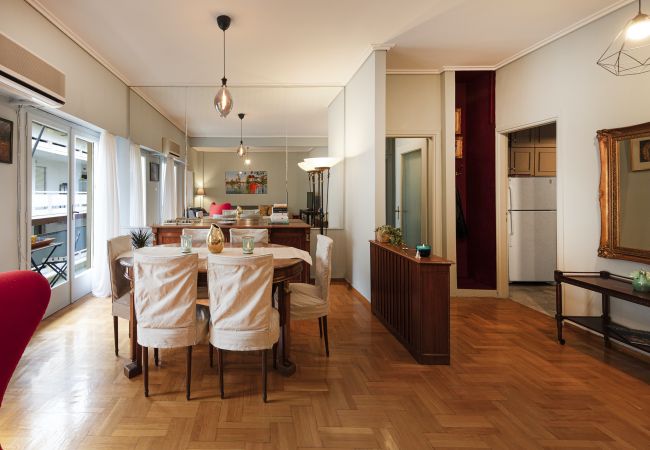 Apartment in Athens - Spacious 3 Bedroom apt near Acropolis museum 