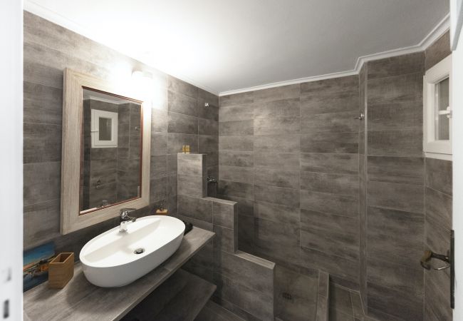 Apartment in Athens - Spacious 3 Bedroom apt near Acropolis museum  Apartment in Athens - Spacious 3 Bedroom apt near Acropolis museum