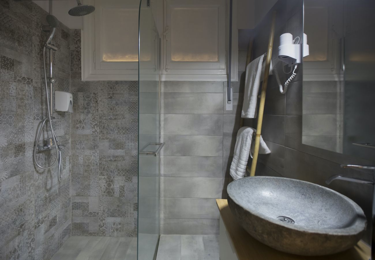 Apartment in Athens - Syntagma /Apollonos Amalia one bedroom 