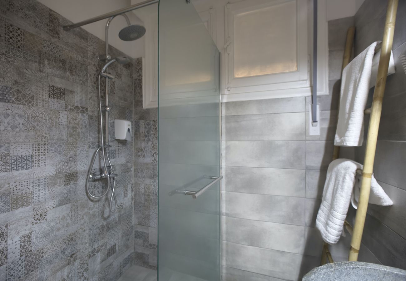 Apartment in Athens - Syntagma /Apollonos Amalia one bedroom 