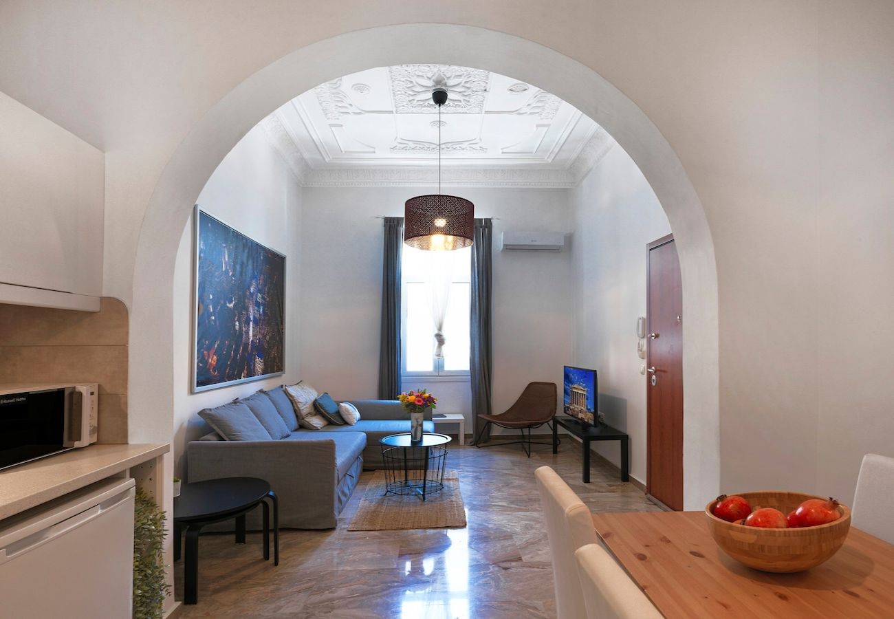 Apartment in Athens - Elegant, affordable apartment with a fireplace 