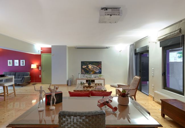 Apartment in Athens - Koukaki garden escape child friendly apartment 