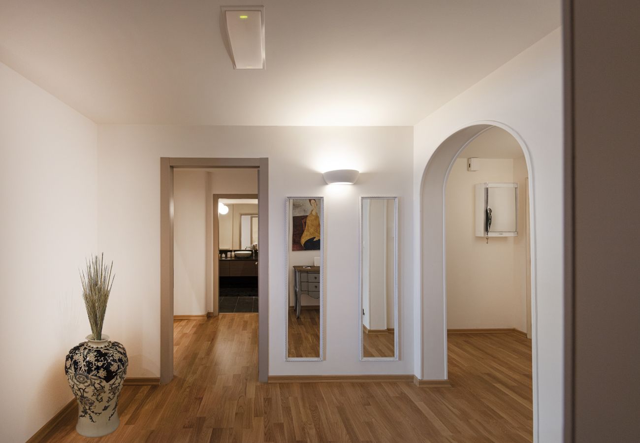 Apartment in Athens - Stylish Kolonaki 2 Bdr apartment 