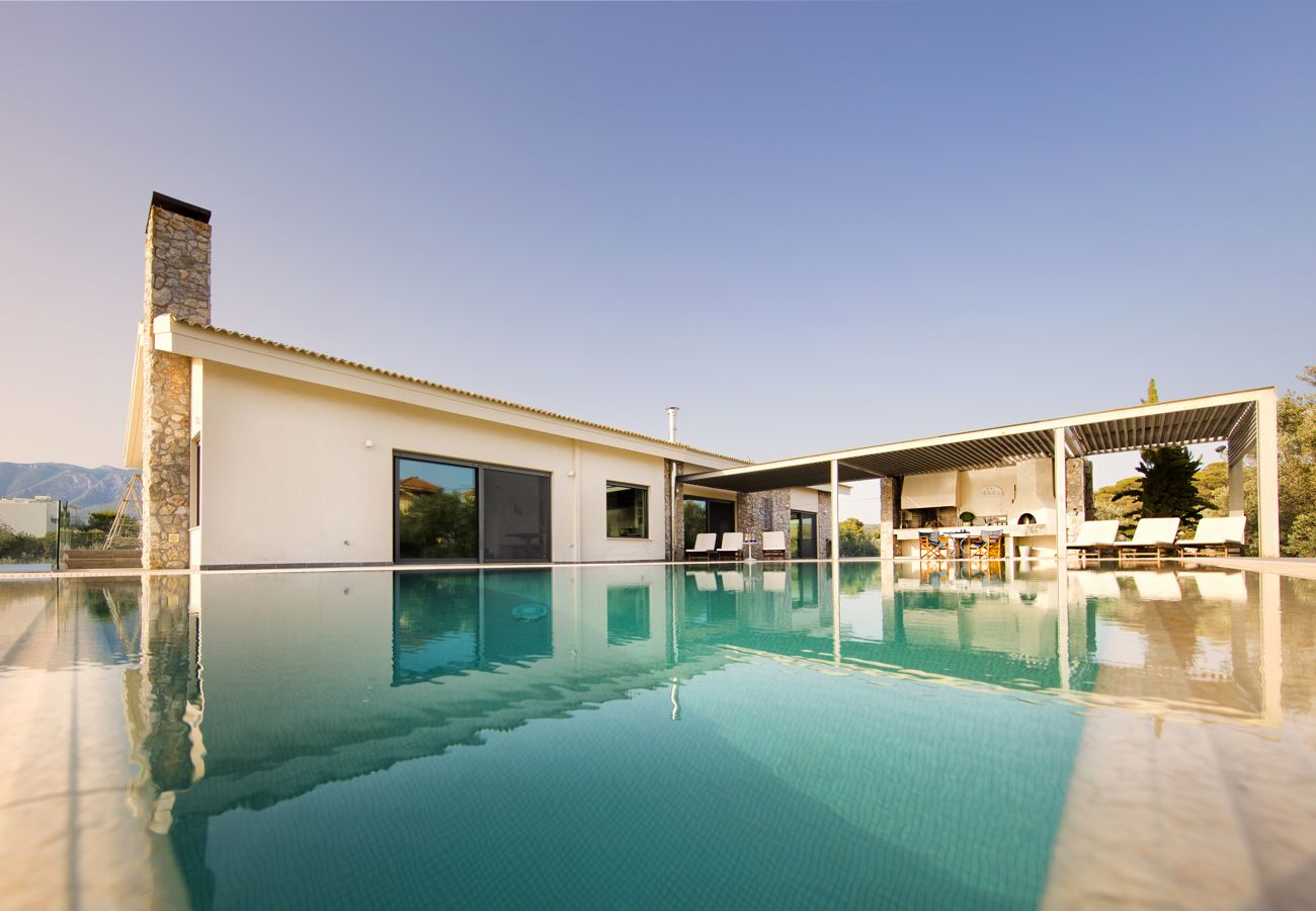 Villa in Loutraki - Tramonto di Olive - Gorgeous pool villa 
