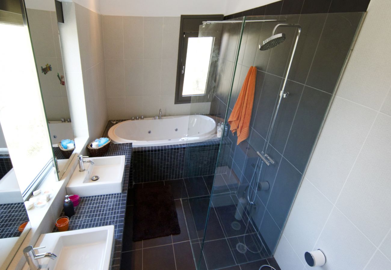 Villa in Loutraki - Tramonto di Olive - Gorgeous pool villa 