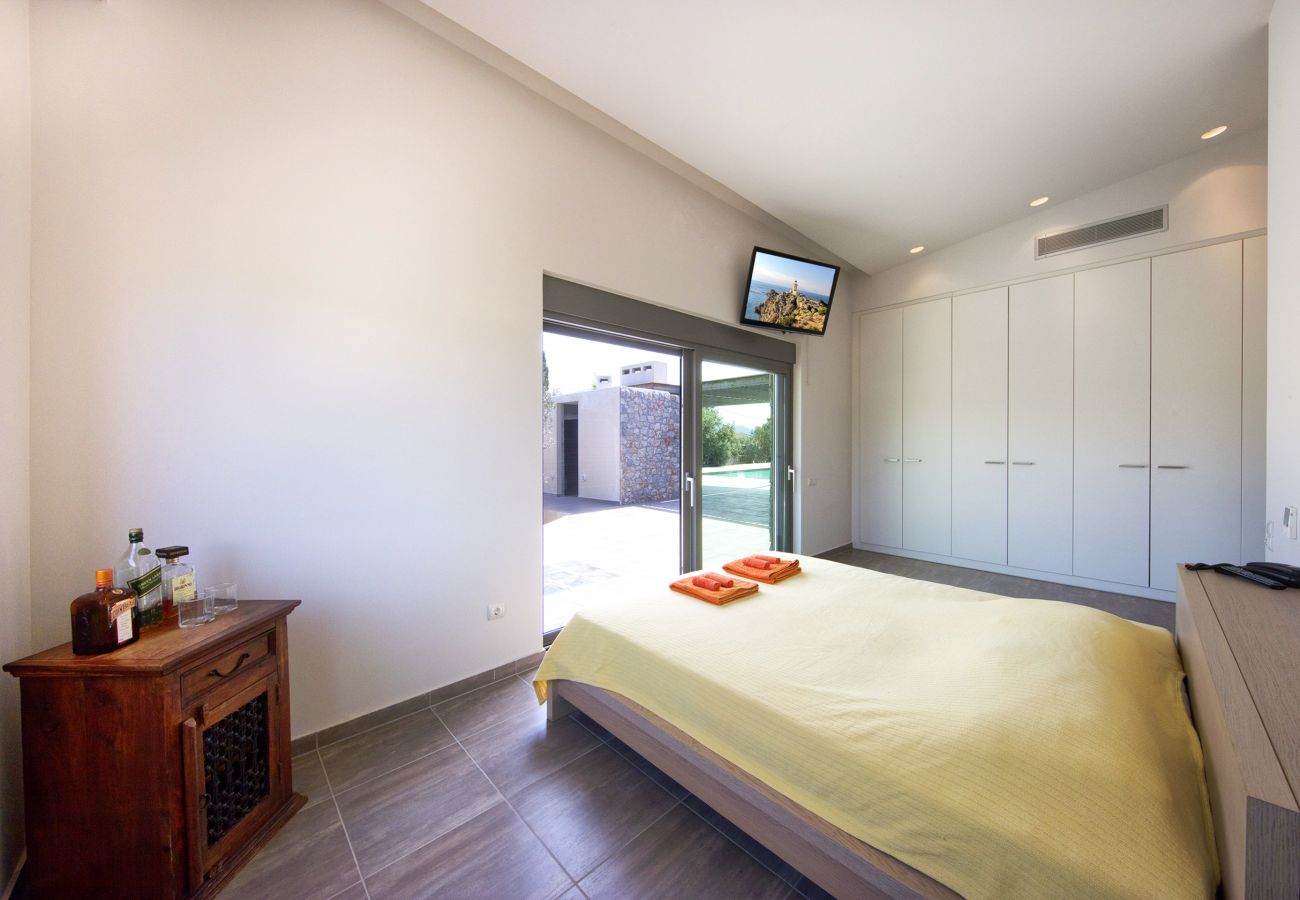 Villa in Loutraki - Tramonto di Olive - Gorgeous pool villa 