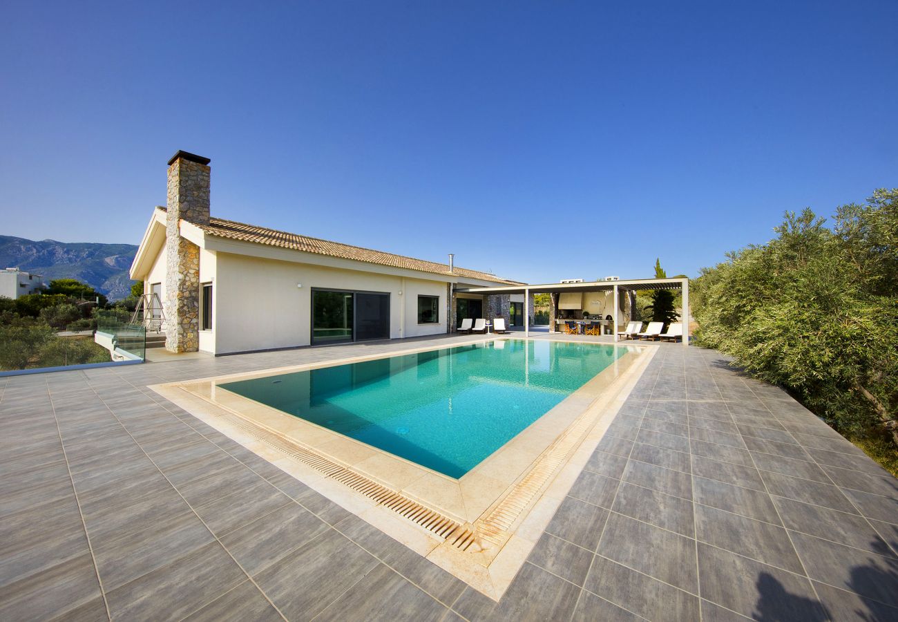 Villa in Loutraki - Tramonto di Olive - Gorgeous pool villa 