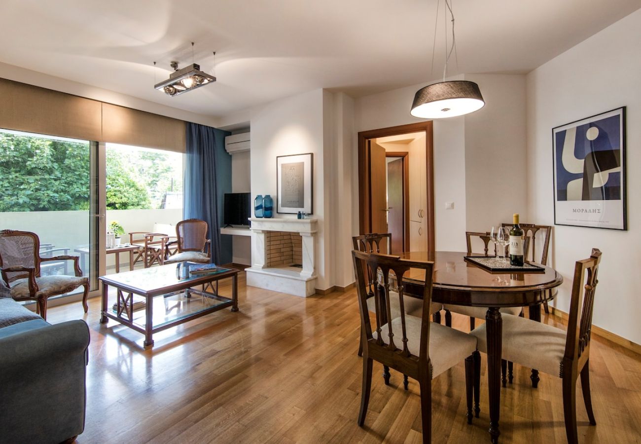 Apartment in Athens - 6 Bdr apt, VDSL, 2 mins from Acropolis museum