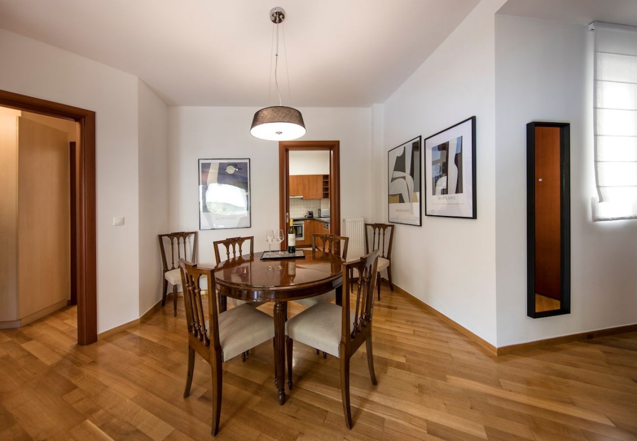 Apartment in Athens - 6 Bdr apt, VDSL, 2 mins from Acropolis museum