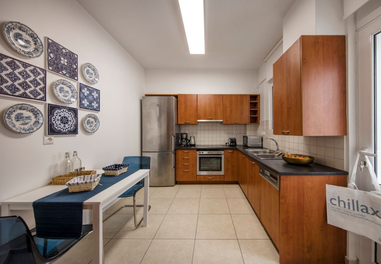 Apartment in Athens - 6 Bdr apt, VDSL, 2 mins from Acropolis museum