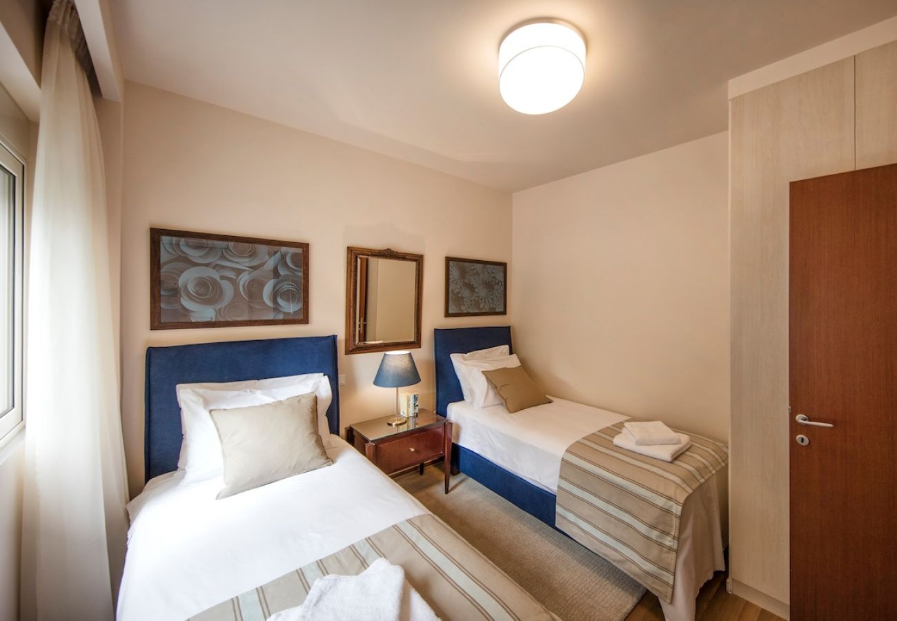 Apartment in Athens - 6 Bdr apt, VDSL, 2 mins from Acropolis museum