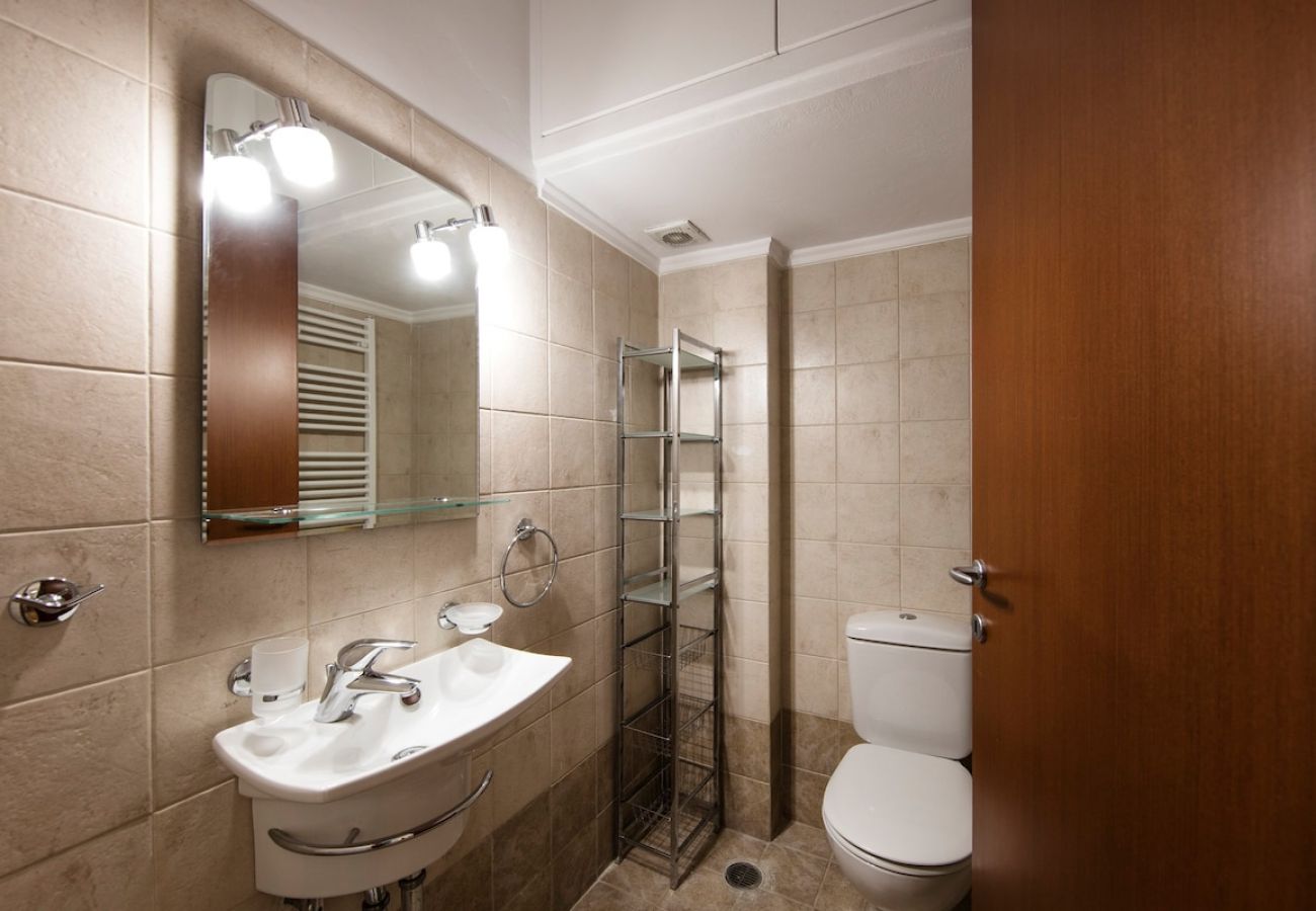 Apartment in Athens - 6 Bdr apt, VDSL, 2 mins from Acropolis museum