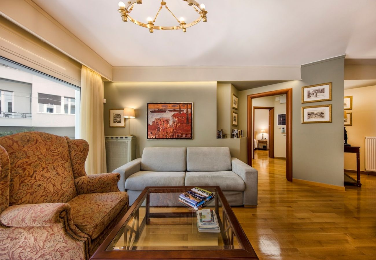 Apartment in Athens - 6 Bdr apt, VDSL, 2 mins from Acropolis museum