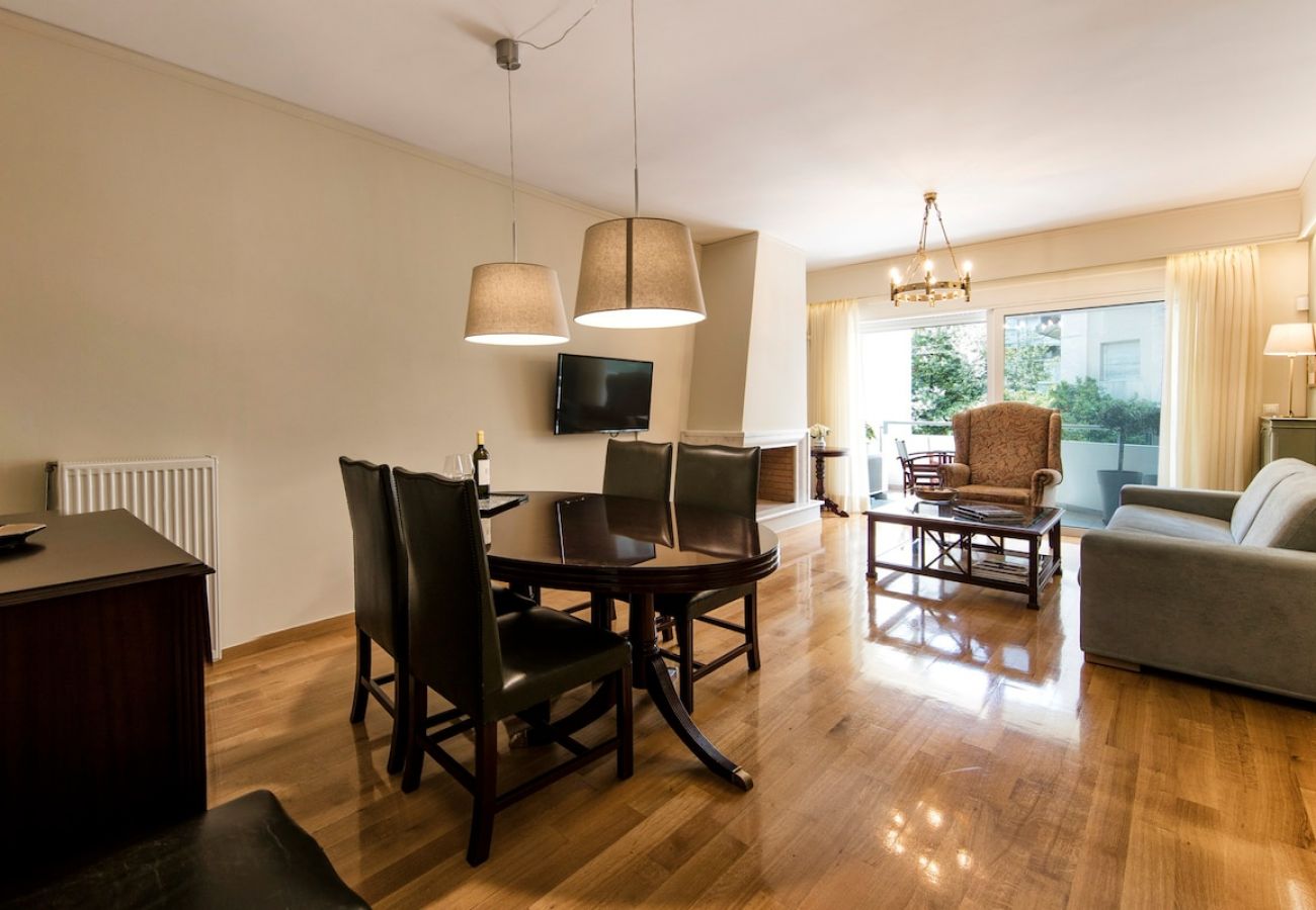 Apartment in Athens - 6 Bdr apt, VDSL, 2 mins from Acropolis museum