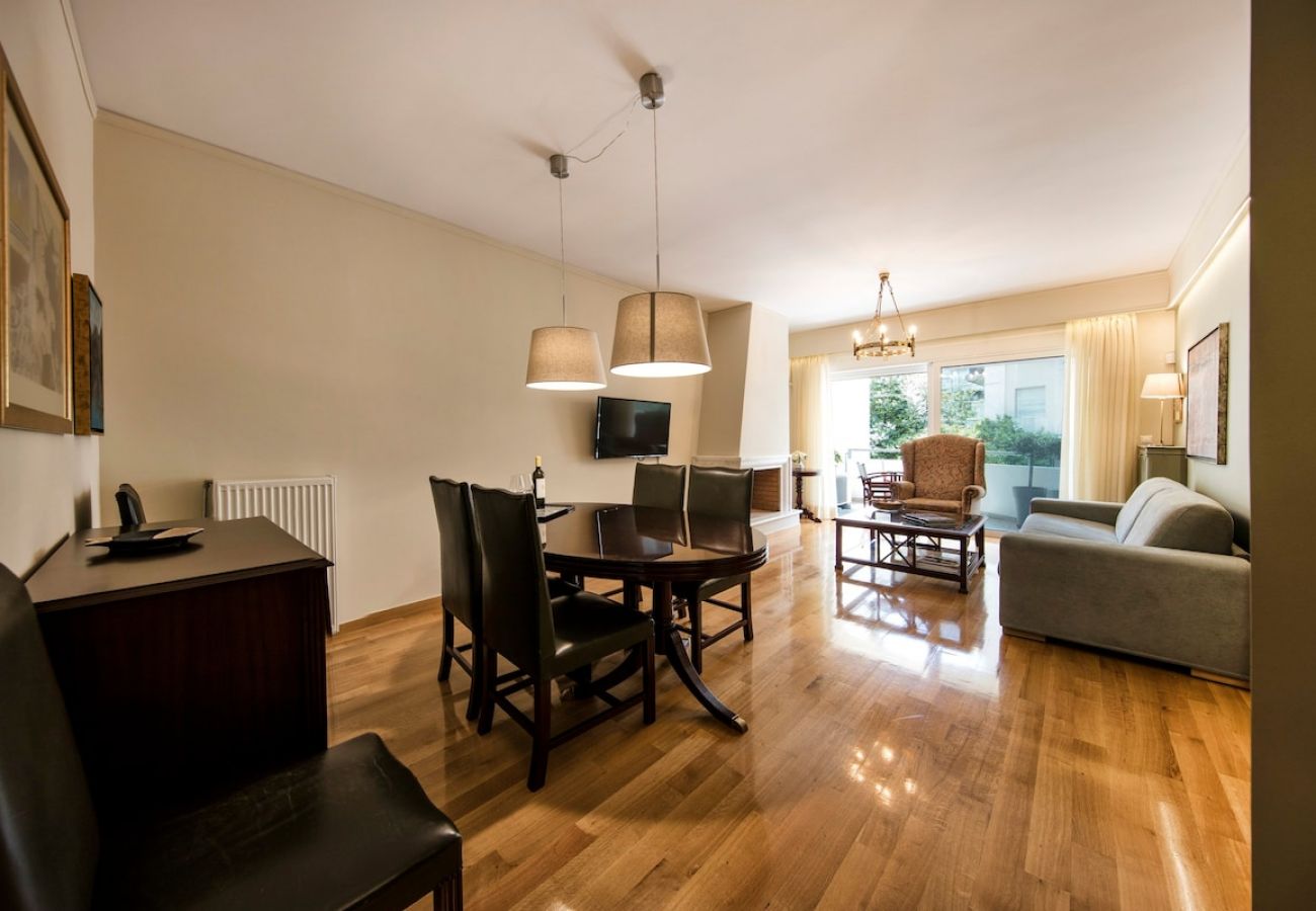 Apartment in Athens - 6 Bdr apt, VDSL, 2 mins from Acropolis museum