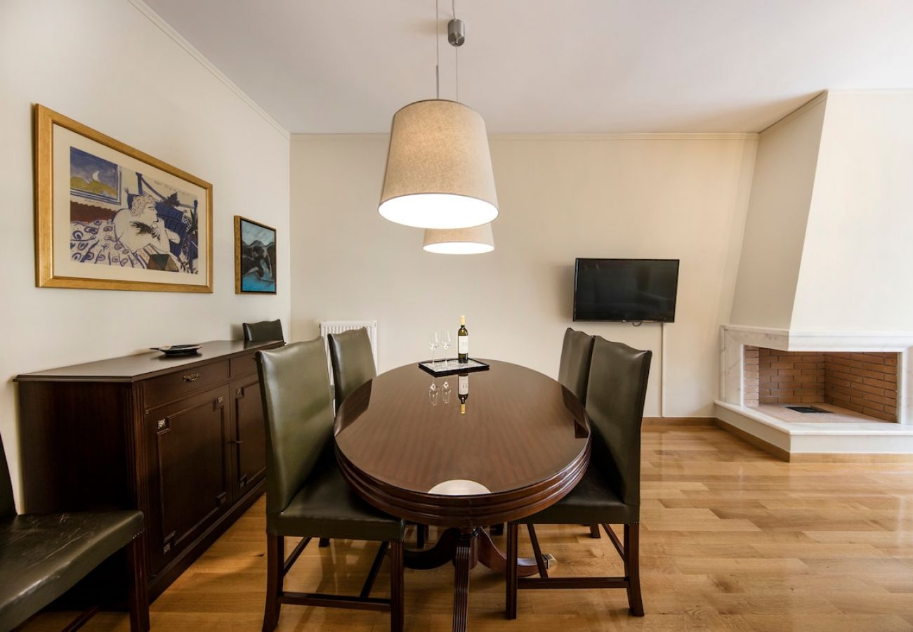 Apartment in Athens - 6 Bdr apt, VDSL, 2 mins from Acropolis museum
