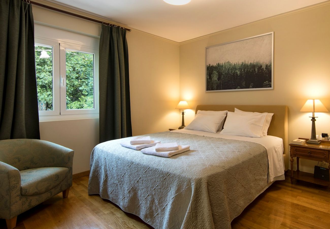 Apartment in Athens - 6 Bdr apt, VDSL, 2 mins from Acropolis museum