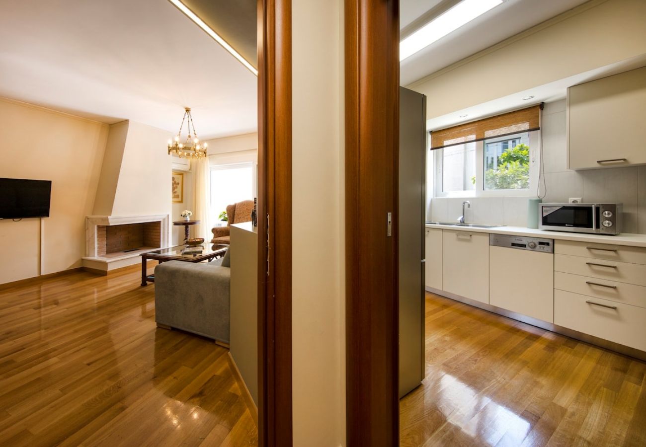 Apartment in Athens - 6 Bdr apt, VDSL, 2 mins from Acropolis museum