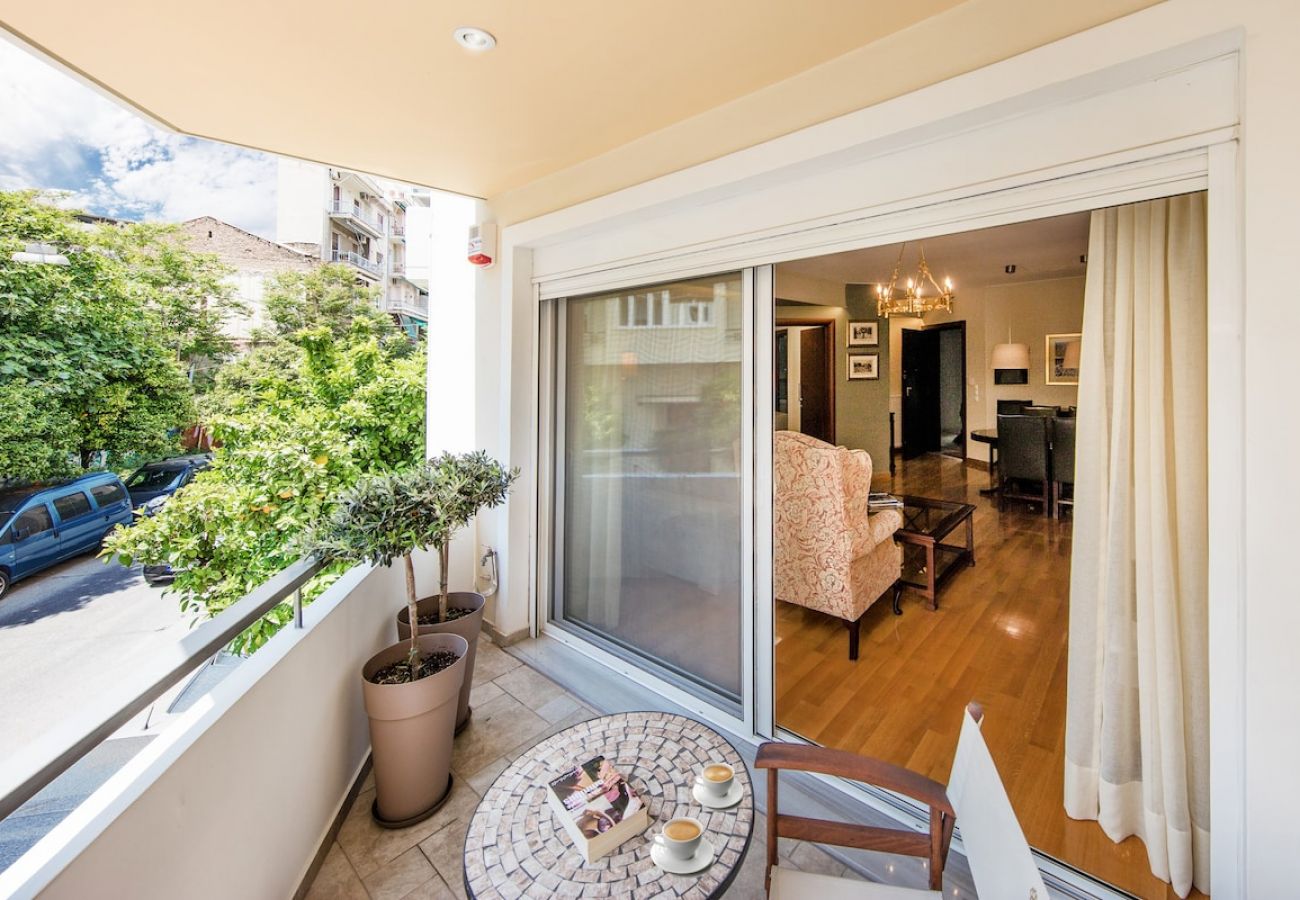 Apartment in Athens - 6 Bdr apt, VDSL, 2 mins from Acropolis museum