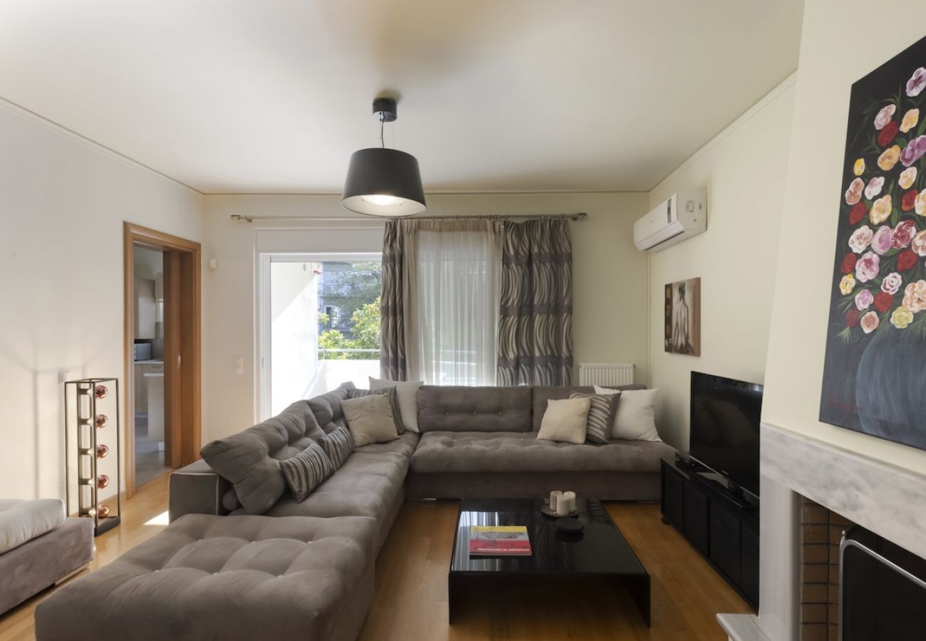 Apartment in Athens - 6 Bdr apt, VDSL, 2 mins from Acropolis museum