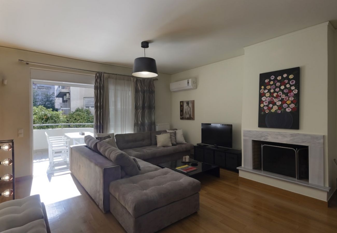 Apartment in Athens - 6 Bdr apt, VDSL, 2 mins from Acropolis museum