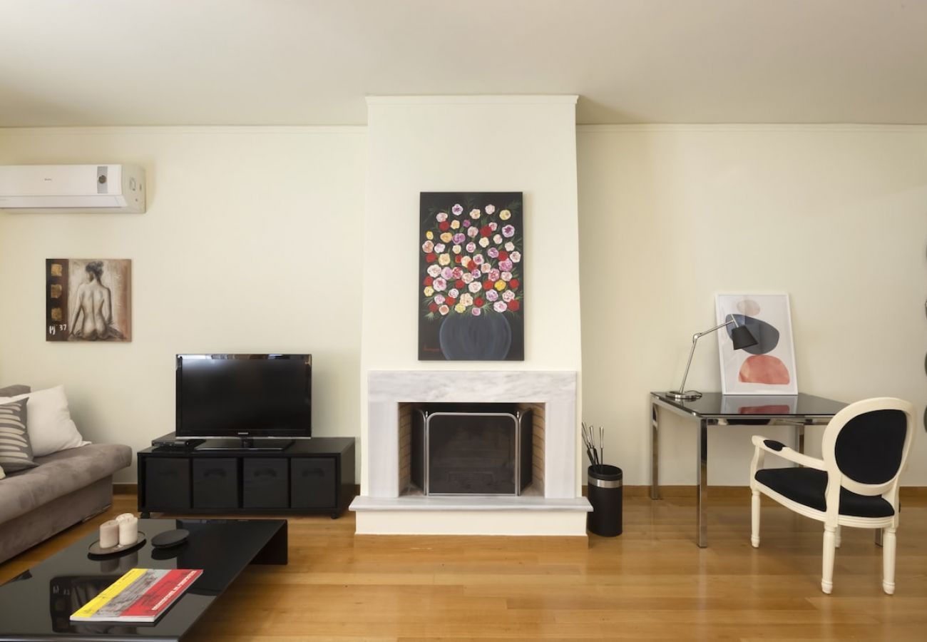 Apartment in Athens - 6 Bdr apt, VDSL, 2 mins from Acropolis museum