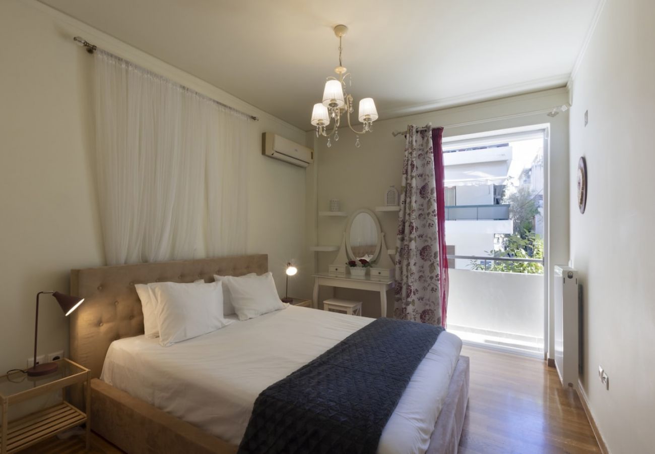 Apartment in Athens - 6 Bdr apt, VDSL, 2 mins from Acropolis museum