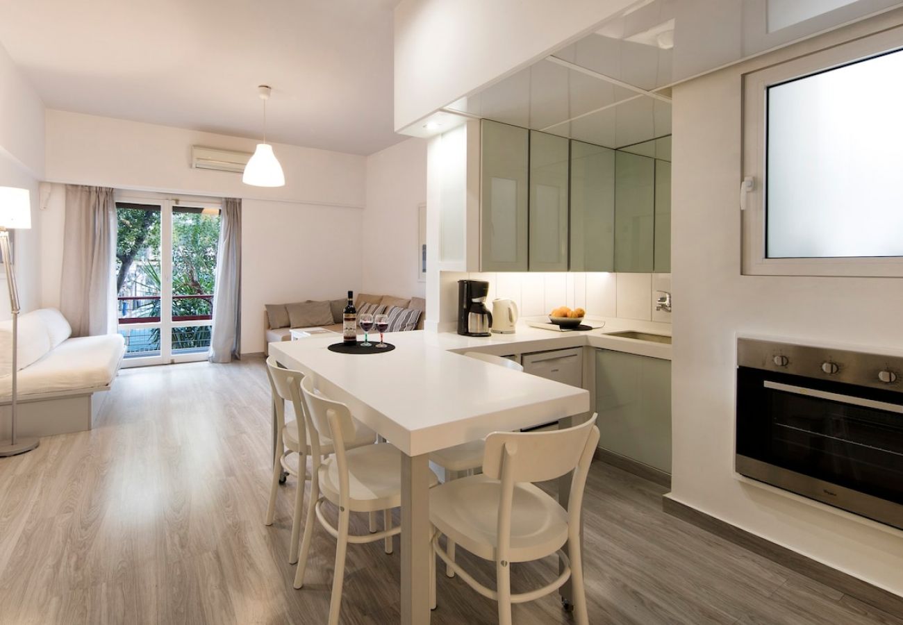 Apartment in Athens - Artistic apartment in the middle of everything 