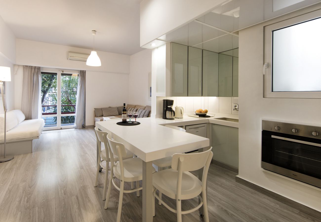 Apartment in Athens - Artistic apartment in the middle of everything 