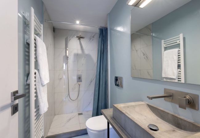 Apartment in Athens - Top Floor Renv 3BDR APT / “Pedion tou Areos”  Apartment in Athens - Top Floor Renv 3BDR APT / “Pedion tou Areos”