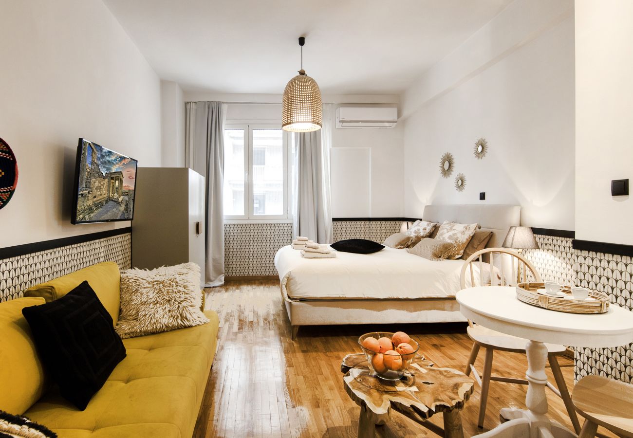 Studio in Athens - Designer renovated apartment in downtown Athens 