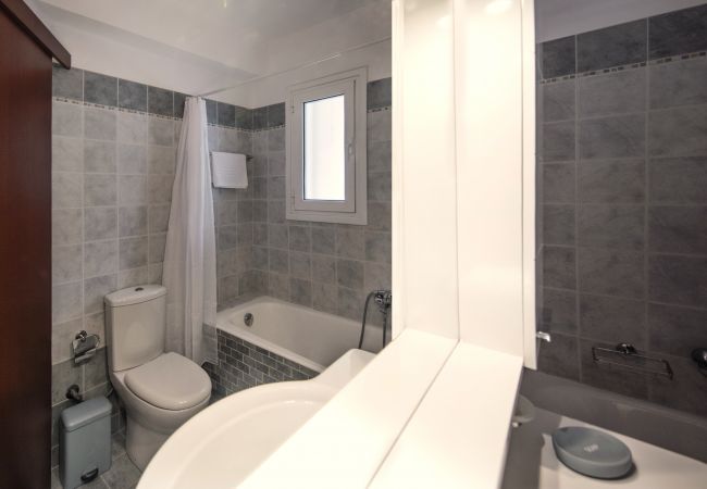 Apartment in Athens - 2 Bdr apt, VDSL,  2 mins from Acropolis museum  Apartment in Athens - 2 Bdr apt, VDSL,  2 mins from Acropolis museum