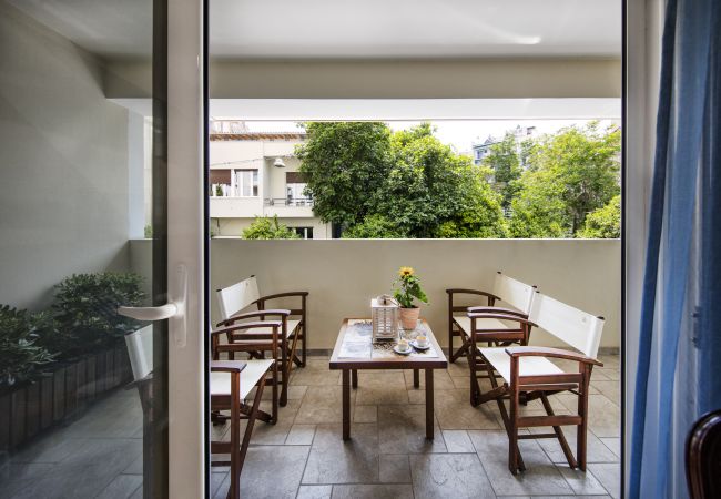 Apartment in Athens - 2 Bdr apt, VDSL,  2 mins from Acropolis museum 