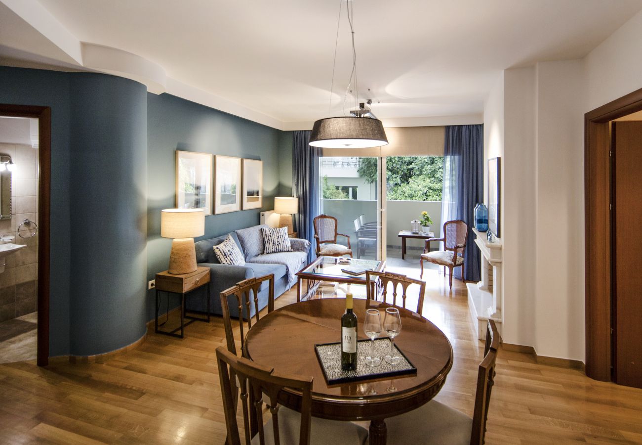 Apartment in Athens - 2 Bdr apt, VDSL,  2 mins from Acropolis museum 