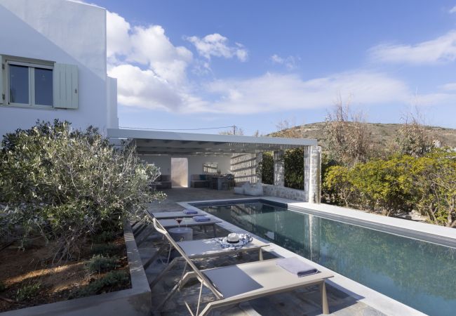 Villa in Ampelas - Stunning Beachfront 3BR Villa that has it ALL!  Villa in Ampelas - Stunning Beachfront 3BR Villa that has it ALL!