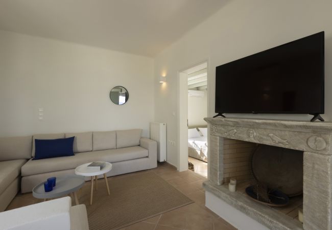 Villa in Ampelas - Stunning Beachfront 3BR Villa that has it ALL!  Villa in Ampelas - Stunning Beachfront 3BR Villa that has it ALL!