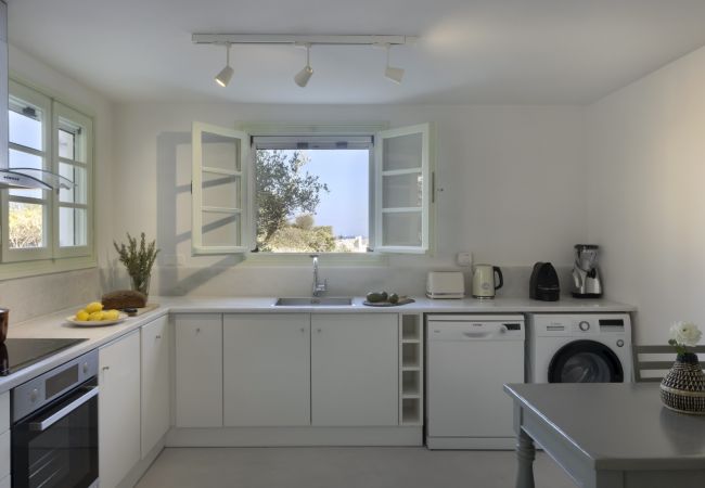 Villa in Ampelas - Stunning Beachfront 3BR Villa that has it ALL!  Villa in Ampelas - Stunning Beachfront 3BR Villa that has it ALL!