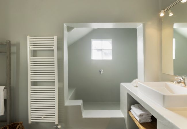 Villa in Ampelas - Stunning Beachfront 3BR Villa that has it ALL!  Villa in Ampelas - Stunning Beachfront 3BR Villa that has it ALL!