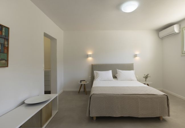 Villa in Ampelas - Stunning Beachfront 3BR Villa that has it ALL!  Villa in Ampelas - Stunning Beachfront 3BR Villa that has it ALL!