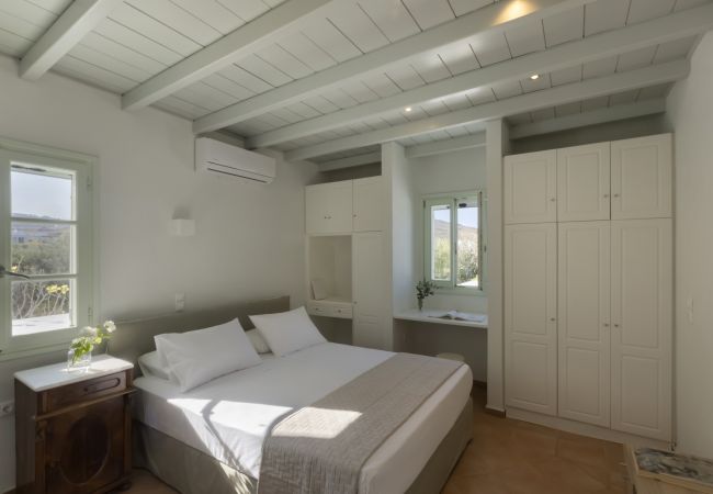 Villa in Ampelas - Stunning Beachfront 3BR Villa that has it ALL!  Villa in Ampelas - Stunning Beachfront 3BR Villa that has it ALL!