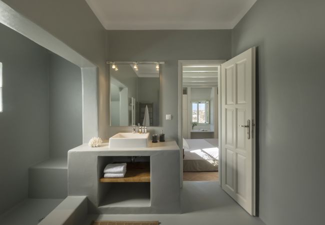 Villa in Ampelas - Stunning Beachfront 3BR Villa that has it ALL!  Villa in Ampelas - Stunning Beachfront 3BR Villa that has it ALL!