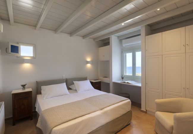 Villa in Ampelas - Stunning Beachfront 3BR Villa that has it ALL!  Villa in Ampelas - Stunning Beachfront 3BR Villa that has it ALL!