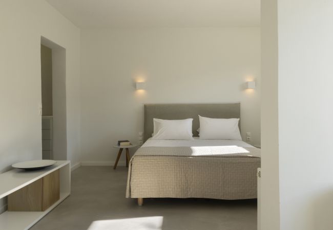 Villa in Ampelas - Stunning Beachfront 3BR Villa that has it ALL!  Villa in Ampelas - Stunning Beachfront 3BR Villa that has it ALL!