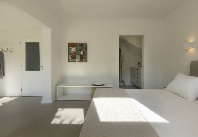 Villa in Ampelas - Stunning Beachfront 3BR Villa that has it ALL!  Villa in Ampelas - Stunning Beachfront 3BR Villa that has it ALL!